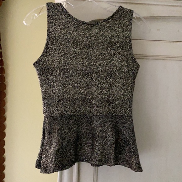 Top - Picture 2 of 5